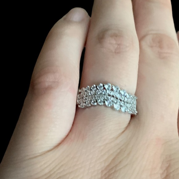 STERLING SILVER DIAMOND RING - Picture 7 of 10